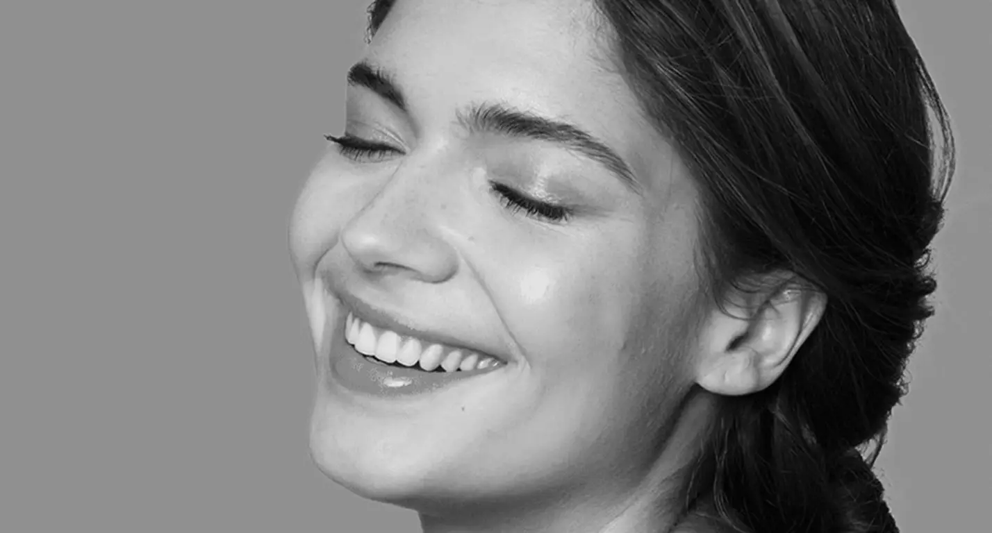 FÜR FRISCHERES AUSSEHEN BOTULINUM-TOXIN